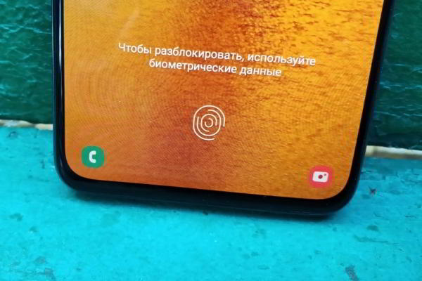 Обзор Samsung Galaxy A70: смартфон с огромным экраном и мощной батареей