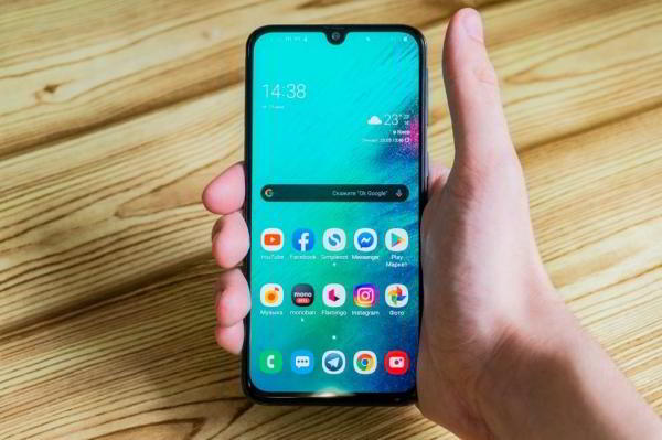 Обзор Samsung Galaxy A40 — компактный средний класс