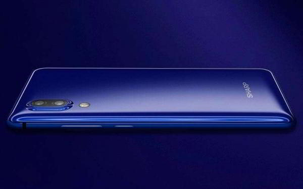Смартфон Sharp Aquos S2 предлагает безрамочный дизайн по доступной цене