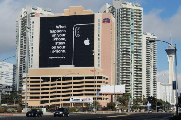 C кем ваш iPhone говорит ночью: смартфоны Apple рассылают данные тысячам компаний
