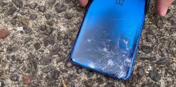 Краш-тест OnePlus 7 Pro. За выезжающий модуль камеры можно особо не переживать