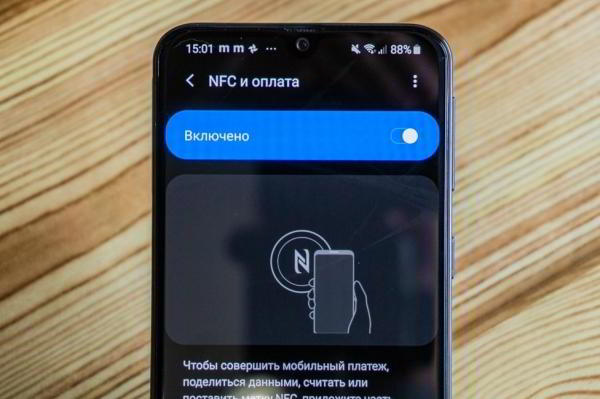 Обзор Samsung Galaxy A40 — компактный средний класс