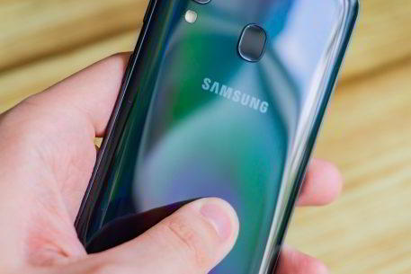 Обзор Samsung Galaxy A40 — компактный средний класс