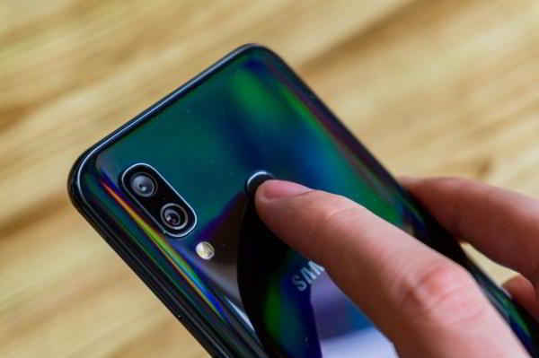 Обзор Samsung Galaxy A40 — компактный средний класс
