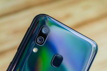 Обзор Samsung Galaxy A40 — компактный средний класс