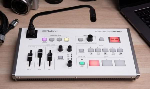 Компания Roland выводит на рынок деку для профессиональных стримеров