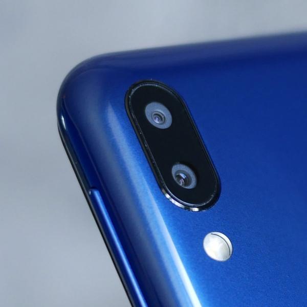 Обзор смартфона Samsung Galaxy M20: долгожитель с треугольной "челкой"