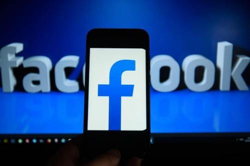 Сообщается, что напряженность растет, как Facebook модераторов разместить жалобу на внутреннем форуме