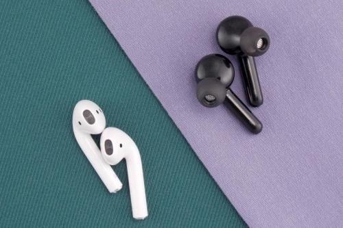 AirPods vs. Anker Soundcore Liberty Air: a cheap, great alternative