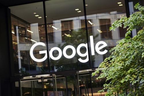 Компании Google и Facebook были снова исследованы на их рекламном рынке электроэнергии