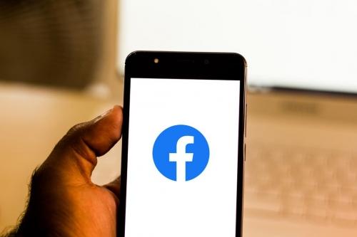 Борется с Facebook ‘чудесных исцелениях и других в заблуждение заявления о пользе для здоровья