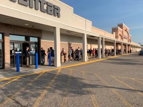 People actually lined up to buy AMD's new Ryzen 3000 desktop CPUs