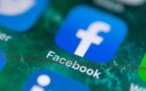 Facebook выглядит двойной процент женщин на персонал
