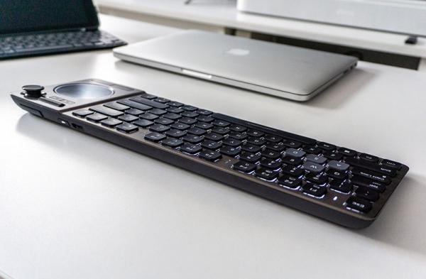Обзор Corsair K83 Wireless: мультимедийная клавиатура для управления всем