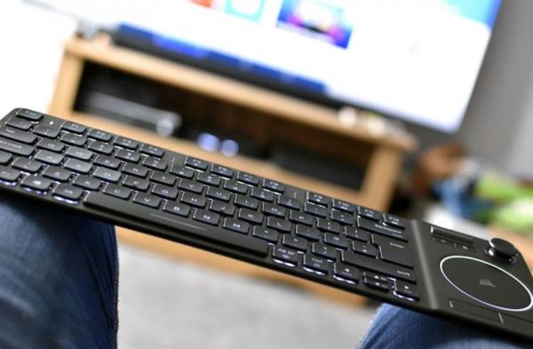 Обзор Corsair K83 Wireless: мультимедийная клавиатура для управления всем