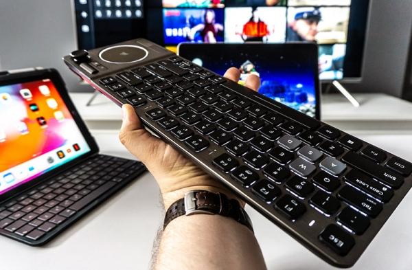 Обзор Corsair K83 Wireless: мультимедийная клавиатура для управления всем