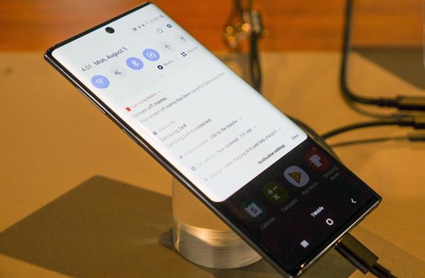 Первый обзор Samsung Galaxy Note 10: меньший смартфон с широкими возможностями