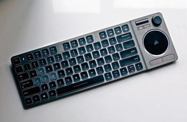 Обзор Corsair K83 Wireless: мультимедийная клавиатура для управления всем