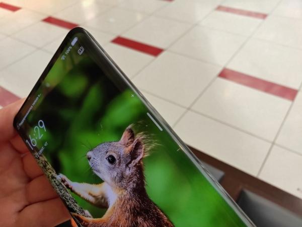 Предварительный обзор Vivo Nex 3: удивительный смартфон со «стекающим» экраном и полностью сенсорным управлением