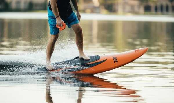Электросерф YuJet Surfer обещает адреналиновую поездку со скоростью 40 км/ч